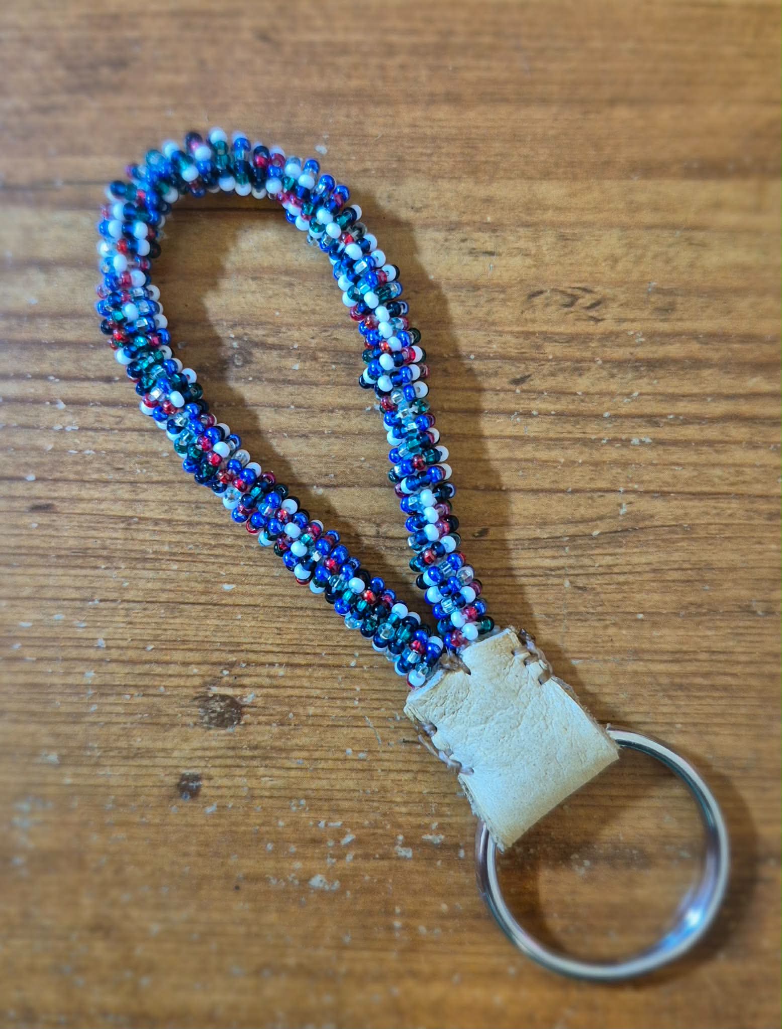 Atelier de création d'un porte-clé en billes de verre
